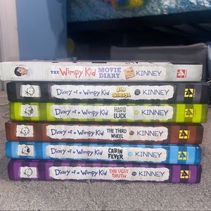 DIARY OF A WIMPY KID 6 BOOK SET